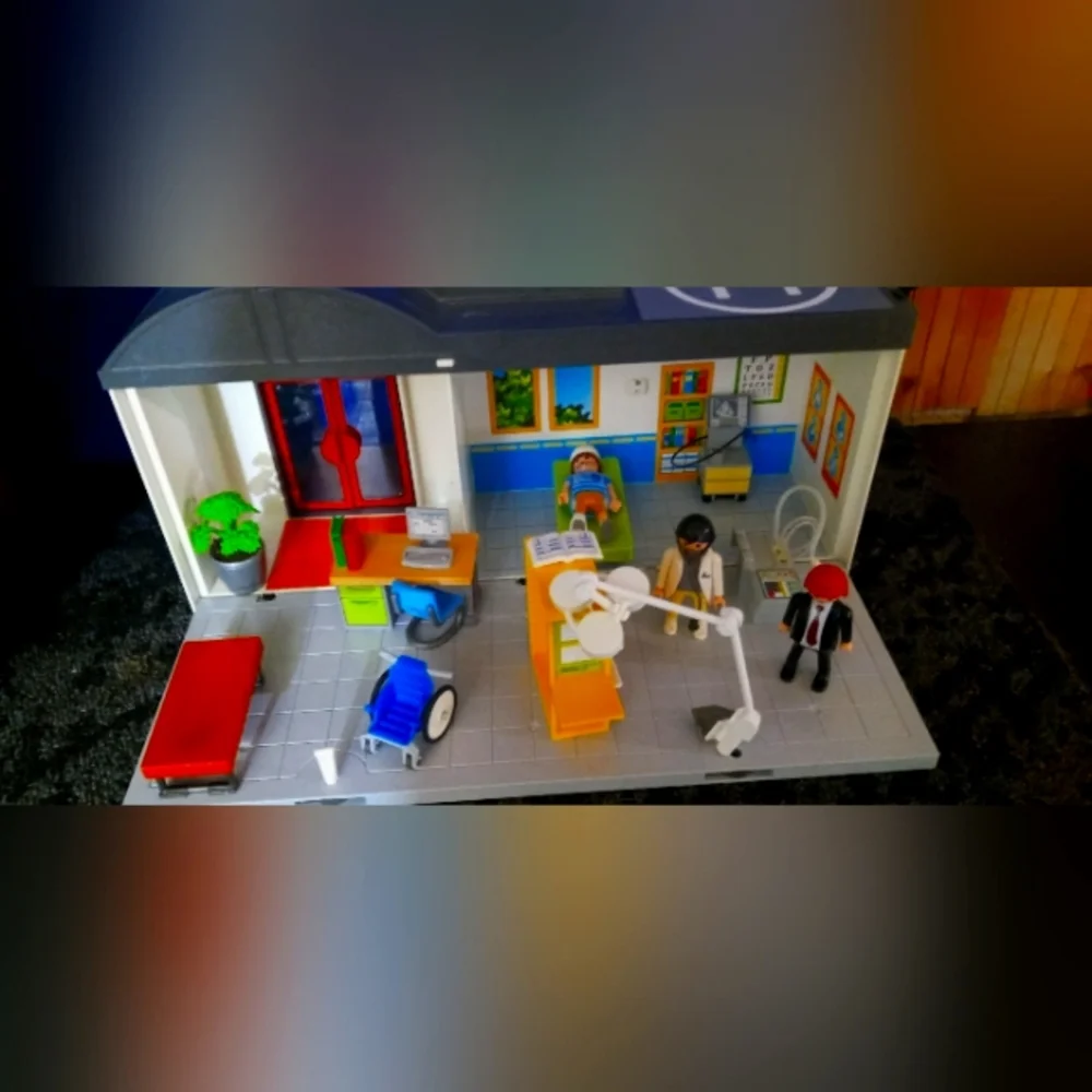 Playmoblis Kids Medical Clinic Playset - with figures and medical furniture